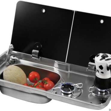 Completo di lavello e rubinetto con miscelatore acqua calda/fredda.