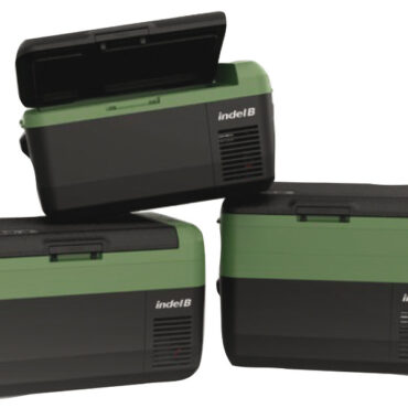 Frigoriferi portatili con compressore a 60W realizzati con materiali resistenti e un pannello di controllo digitale intuitivo che permette regolazione termostatica da -20° a +10°C. Dotati di protezione batteria a 3 livelli e cavo alimentazione DC 12/24V.