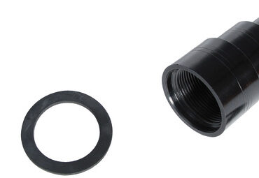 Kit composto da n. 1 bocchettone filettato dritto + n. 1 bocchettone filettato a 90° Ø 38-50-60 + n. 2 guarnizioni. Filetto da 1" 1/2.