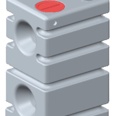 In polietilene alimentare lineare. Completo di tappo di ispezione + predisposizioni multiple per carico, scarico, sfiato con filetti femmina da 1" 1/4, 3/4", 1".Predisposto per installazione indicatore di livello con flangia VDO 5 fori (27.160.xx; 27.161.xx; 27.166.xx).