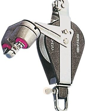 Serie rinforzata, in nylon nero e acciaio inox.