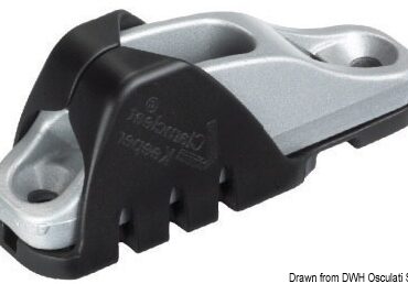 Si abbina a 56.203.08; 56.211.08/28; 56.217.00; 56.218.00; 56.236.00.Evita che si liberi accidentalmente la scotta e all'inverso può lasciare la scotta libera di scorrere.