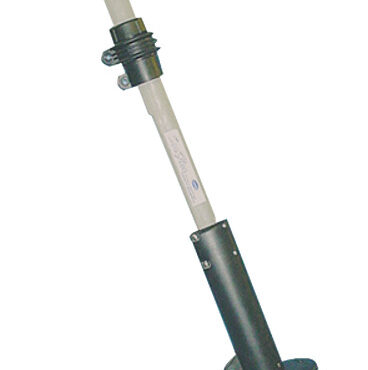 Questo avvolgitore é stato progettato per dare anche alle piccole imbarcazioni i vantaggi delle barche più grandi mantenendo i costi contenuti. Di facilissimo montaggio, profilo in un unico pezzo in materiale plastico con annegato all’interno un cavo d’acciaio per ottimizzare le prestazioni (lunghezza massima dello strallo 10,30 m perno-perno). Tamburo removibile per utilizzo in alte prestazioni. Costruito in materiali plastici anti-UV, acciaio inossidabile e sfere in Derlin per garantire il massimo scorrimento.