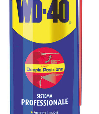 Prodotto multifunzione che protegge il metallo da ruggine e corrosione, penetra e lubrifica nelle parti bloccate, elimina e protegge dall’umidità qualsiasi superficie. Rimuove persino macchie di grasso, catrame e colla da qualunque superficie non porosa.