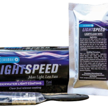 Trattamento a base siliconica per luci subacquee. Crea un film trasparente al quale la vegetazione non si attacca o si può rimuovere facilmente. Questo permette un’ottima diffusione della luce.Il kit include:• pennello d’applicazione;• salvietta Lightclean pretrattata con soluzione specifica;• tubetto da 15 ml di Lightspeed.