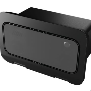 Il gonfiatore MAXXIVE INFINITE si distingue per le sue elevate prestazioni (1.2 bar e 500 l/min di volume iniziale) e la capacità di gonfiare e sgonfiare un'ampia gamma di oggetti, tra cui kite, SUP, piccoli gommoni, materassini, ecc...Con un touch-screen integrato per un controllo intuitivo ed un livello di rumorosità molto basso, garantisce un'esperienza facile, veloce e tranquilla.