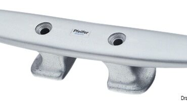 Realizzate in lega di alluminio, particolarmente resistenti all'ambiente marino.