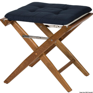 Con lavorazione accuratissima e ferramenta in acciaio inox.