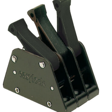 Dispositivo brevettato che permette sia di "cazzare” che di "lascare” la scotta sotto sforzo. Carcassa in alluminio anodizzato, cammes ed assi in acciaio inox, leve e rulli di scorrimento in delrin.