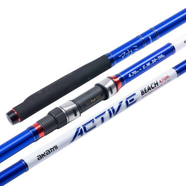 AKAMI ACTIVE BEACH è una canna progettata specificamente per il beach ledgering e il surfcasting leggero, due tecniche che si stanno rivelando fondamentali in competizione per la loro efficacia e il numero di catture. Realizzata in carbonio ad alto modulo Toray 40T, questa canna è composta da 3 sezioni e include 2 punte intercambiabili per garantire un’elevata sensibilità. È dotata di anelli di tipo K e di un portamulinello filettato DPS. Con un’azione compresa tra 60 e 110 grammi, permette di pescare agevolmente a brevi e medie distanze.