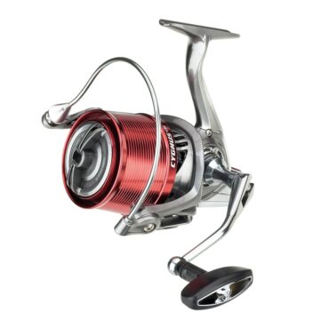 Mulinello Akami Cygnus CSC, novità per la pesca a surfcasting. Assemblato con una ampia bobina conica e al recupero a spire incrociate. Ingranaggi forgiati a freddo e supporto anti-ritorno infinito, studiato per i professionisti della pesca in mare. Monta le bobine di ricambio Akami Rely. Borsa porta mulinello inclusa.