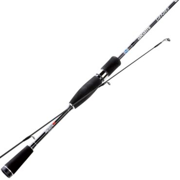 Akami Dentex è più di una canna da pesca, è un compagno affidabile progettato per pescatori esperti. La sua struttura in carbonio 30T rappresenta l'apice dell'ingegneria leggera e resistente. Ogni modello Dentex è progettato con un'azione semi-parabolica e una cima piena. Questa combinazione offre la giusta flessibilità per affrontare con successo anche le prede più sfuggenti. Che tu sia impegnato nel rock fishing o nello spinning light, la Dentex si adatterà perfettamente al tuo stile di pesca. Gli anelli FUJI garantiscono una guida affidabile del filo, minimizzando l'attrito e massimizzando la distanza dei lanci. La placca ergonomica DPS offre una presa comoda e sicura, permettendoti di concentrarti sulla tua cattura senza distrazioni.