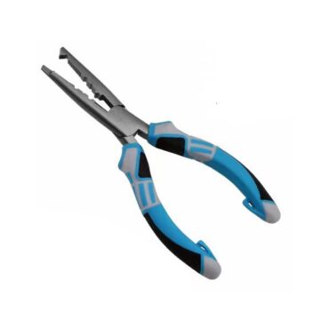Pinze da pesca AKAMI FISHING PLIERS HC-114 in acciaio e  carbonio forgiato a mano, con funzioni di apertura anelli spaccati, taglio fili, schiacciamento piombi e sleeve. Lame trattate con finitura in teflon. Impugnature comode e antiscivolo per una presa sicura.