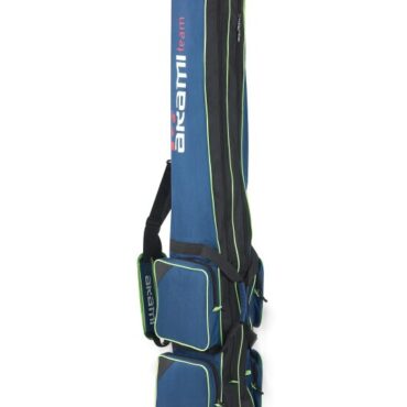 Fodero portacanne con treppiede rinforzato. Realizzato con anima in platsica posizionata all’interno della fodera in PVC e cerniere extra YKK Giappone. Munitio di tasche esterne con cerniera, tracolle imbottite regolabili. Ideale per il trasporto di canne da surfcasting.