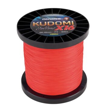 Kudomi X16, trecciato di tecnologia giapponese, 100% PE con 16 fibre intrecciate a spirale. Akami ha sviluppato un nuovo processo di fabbricazione intrecciando le fibre ad un ritmo più lento, ma con maggiore tensione, riducendo l’allungamento e aumentando la longevità. Il risultato è una linea extra forte con alta resistenza al nodo e all’abrasione, e con un basso tasso di assorbimento d’acqua. Essendo cavo, permette al monofilamento di essere innestato all’interno della treccia ed è un collegamento di estrema resistenza ideale per la pesca di grandi specie.
Japan Technology
16 Fiber
Extra Strong
High Resistance Abrasion
High Strength To The Knot
Xtreme Action