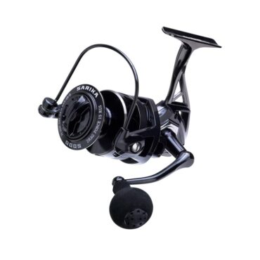 Novità in casa Akami che offre un ottimo mulinello dal rapporto qualità prezzo imbattibile. Proposto in due misure che coprono varie tecniche di pesca medio leggera e medio pesante. Corpo, rotore ed archetto robusti ed affidabili e frizione da ben 15 kg. Corpo e Bobina in Lega di Alluminio Freno multidisco in Carbonio Cuscinetti Japan Ball Bearings Sistema anti-ritorno Infinito Trattamento Anti-Salsedine Manovella in Lega di Alluminio Pomello in Lega di Eva