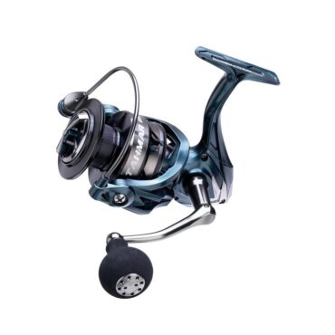 Mulinello robusto ed affidabile dotato di doppia bobina di alluminio anodizzato, frizione potente e progressiva ed otto cuscinetti giapponesi schermati per far fronte ad ogni esigenza dello spinning medio pesante ed adattarsi egregiamente anche ad altre tecniche sia in acqua dolce che in mare. Corpo e Bobina in Lega di Alluminio Freno multidisco in Carbonio Cuscinetti Japan Ball Bearings Sistema anti-ritorno Infinito Trattamento Anti-Salsedine Manovella in Lega di Alluminio Pomello in Lega di Eva