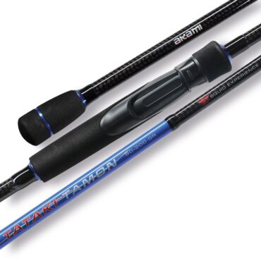 La straordinaria canna da pesca AKAMI TATAKI TAMON per mulinello fisso offre un'esperienza unica. Estremamente sensibile e potente, con una cura dei dettagli evidente negli anelli Fuji Low Rider per una distribuzione ottimale del filo. L'impugnatura ergonomica in Eva ad alta densità garantisce una presa comoda e sicura. La vetta fluo migliora la visibilità in condizioni di scarsa luce. Adatta sia a pescatori esperti che a principianti desiderosi di migliorare le proprie abilità. Una scelta eccellente che farà la differenza nelle tue sessioni di pesca.
