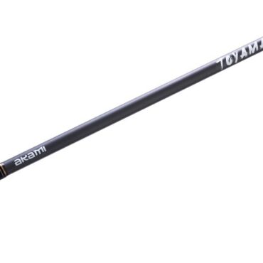 Akami Toyama, nuova canna da spinning con struttura in carbonio Toray da 35T di 6 fibre a spirale, uno dei più duraturi e leggeri sul mercato. Dotato di anelli Fuji KR Fazlite e placca porta mulinello Fuji. Include fodera Akami Premium.