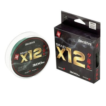 Yuugure X12, trecciato con tecnologia Giapponese, 12 fibre intrecciate a spirale, 100% PE. Akami ha sviluppato un nuovo processo di fabbricazione intrecciando le fibre a un ritmo più lento, ma con una maggiore tensione, diminuendo l’allungamento e aumentando la longevità. Il risultato è una linea extra forte con elevata resistenza al nodo e all’abrasione e un basso tasso di assorbimento d’acqua. Nuovo profilo tondo ideale per lunghe distanze, che riduce il coefficiente di attrito del 34%, favorendo lo scorrimento del filo attraverso gli anelli. Colore verde scuro, ideale per la pesca in acque limpide e per specie sospette.