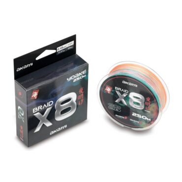 Yoake X8, trecciato con tecnologia Giapponese, 8 fibre intrecciate a spirale, 100% PE. Molto resistente a nodi e abrasioni, con un basso tasso di assorbimento d’acqua. Nuovo profilo tondo ideale per lunghe distanze, che riduce il coefficiente di attrito del 34%, favorendo lo scorrimento del filo attraverso gli anelli. Verde oliva, ideale per la pesca in acque limpide.
