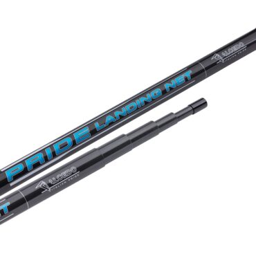PRIDE LANDING NET, Manico da guadino telescopico universale, caratterizzato da un ottimo rapporto qualità/prezzo. Questo attrezzo di alta qualità consente di guadinare anche le prede più grandi in totale sicurezza, senza rischio di cedimenti.