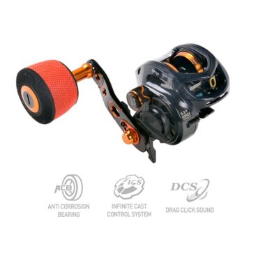 Mulinello rotante BANAX CHAMP KOIKA specifico per la pesca a calamari sia a tataki che a traina. Telaio realizzato un ultra lega resistente alla corrosione. Dotato di cuscinetti ACB realizzati con materiali non corrosivi, freno meccanico a regolazione fine e nuovo freno centrifugo applicato. Inoltre, la bobina, è facile da attaccare e rimuovere, copertura laterale del palmo della struttura di separazione one-touch. L'ingranaggio di trasmissione in ottone ad alta resistenza. Dotato di pomello ergonomico antiscivolo.