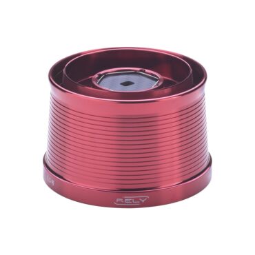 Bobina Conical Shallow Cast in alluminio anodizzato di composizione ultra leggera (80gr) compatibile con la gamma Akami: Yonago, Cygnus, Orion, Delphinus e anche con un’altra gamma di mulinelli. Nuovo design conico, ideale per raggiungere lunghe distanze. Freno multidisco in carbonio con kit cricchetto e grilletto frizione incluso. Incorpora anche un foro per inserire la linea. Disponibile in nove colori.