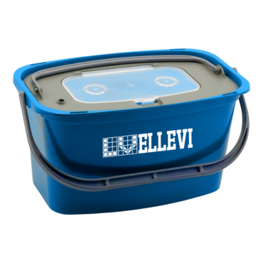 Secchio 115  in plastica da pesca. Colore verde oliva. Questo secchio da pesca doppio è dotato di un vivaio da 7 lt per cambiare l'acqua più facilmente. Inoltre si può fissare l'areatore al coperchio. Materiale: polipropilene. Ideato per il pescatore di predatori con il vivo in acqua dolce.