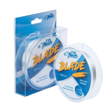 Lenza madre in nylon, Blade Litl Fish presenta un colore neutro trasparente ed una elevata elasticità. Adatto a tutti i tipi di pesca soprattutto per applicazioni in acqua salata. Nylon Blade, un’eccellente compromesso tra qualità e prezzo.