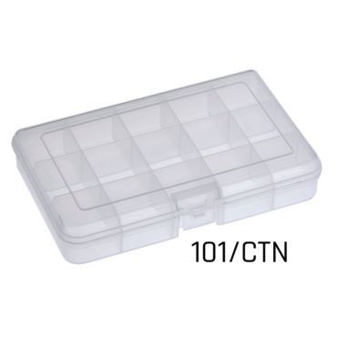 Scatola Porta Minuterie 101/CTN in plastica da pesca con misure interne 165 x 112 x 31 mm / 6.50 x 4.41 x 1.22 inch. Colore trasparente. Questa scatola porta minuterie è disponibile in diverse configurazioni: vuota, con 3, 5, 6, 10, 13 o 15 scomparti interni. Materiale: polipropilene.