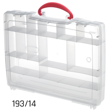 Scatola Porta Minuterie 193 in plastica da pesca con misure interne 325 x 255 x 56 mm / 12.80 x 10.40 x 2.20 inch. Colore trasparente e manico rosso. Dotata di maniglia e clip d'incastro per accoppiatura, questa scatola porta minuterie è disponibile in diverse configurazioni: con 14 o 21 scomparti interni. Materiale: polipropilene.