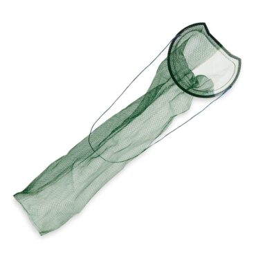 Retino da pesca a maglia larga. Sacca di rete munita di anello e laccio. Retino indicato per la cattura dei pesci.
Misura: 100 cm
Diametro: 28 cm
Maglia: 4 mm
