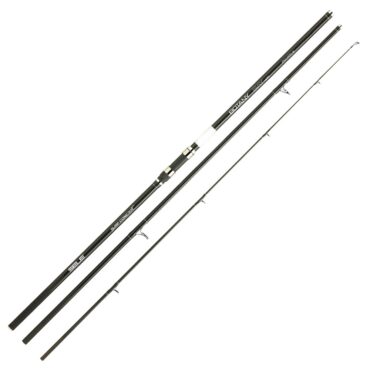 Nuova canna da pesca Botany Bay, progettata per il Surfcasting con fusto in carbonio, ben curata nei dettagli e nel montaggio, design semplice e decisamente essenziale. Cima molto sensibile, anelli rinforzati, placca porta mulinello a vite ed impugnatura antiscivolo.