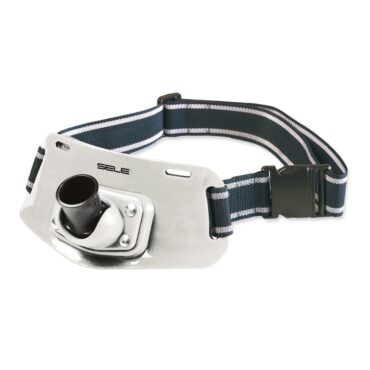 Cintura portacanna da traina, struttura in plastica resistente. Munita di bicchierino buscolante e chiusura con fibra ascatto.