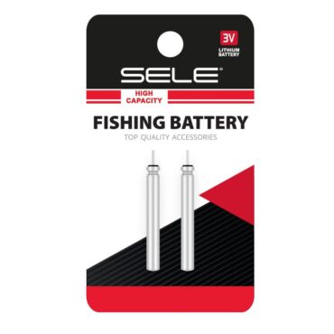 Sele Fishing Battery è la batteria di ricambio progettata appositamente per l'uso con SELE LED LIGHT STICK e SELE TIP LIGHT. Con una potenza di 3V e una capacità di 13mAh, questa batteria garantisce prestazioni affidabili e durature per illuminare le tue sessioni di pesca. Con la Sele Fishing Battery, puoi essere sicuro di avere sempre la potenza necessaria per far brillare le tue attrezzature di pesca e goderti appieno le tue avventure in acqua.