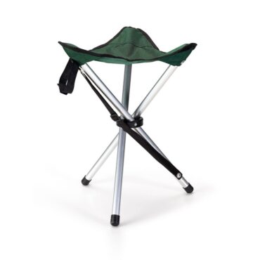 Seggiolino pieghevole con seduta in stoffa mimetica e struttura in alluminio. Munito di comoda custudia.