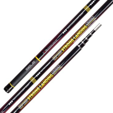 Sele Strong Landing manico di guadino con struttura in carbonio, rinforzi in metallo e boccola universale. Robusto e leggero, appositamente sviluppato per la pesca da competizioni. Fusto in Carbon Rinforzi in metallo Boccola universale