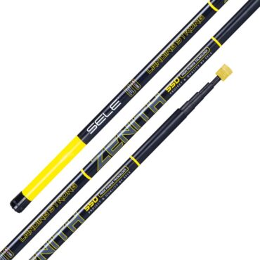 Sele Zenith manico di guadino con struttura rinforzata in carbonio intrecciato, rinforzi in acciaio inox e boccola universale. Rigido e maneggevole, appositamente sviluppato per la pesca da competizioni. Fusto in Braided Carbon Rinforzi in acciaio inox Boccola universale