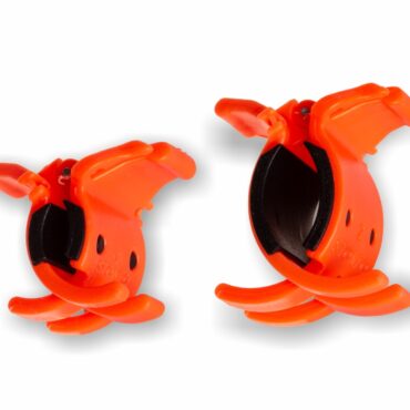 Clip a molla con guancette in gomma antiscivolo per fissare la lenza, anche se più lunga, sulle punte della roubaisienne.

La busta contiene:

1 x CLIP STONFO 1 ( Ø canna mm 6-22 )

1 x CLIP STONFO 2 ( Ø canna mm 14-33 )

Confezione da 10 buste.