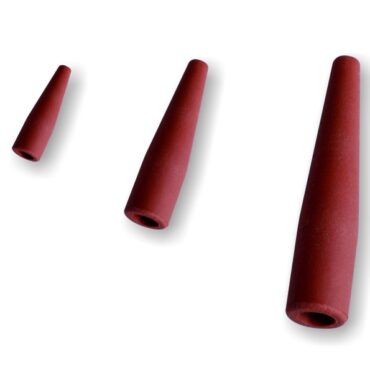 Conetti in gomma coprinodo. Ottimi per il surf-casting ed il carp fishing riducono il rischio di aggrovigliamenti ed evitano l’aggancio di alghe sul nodo. Prodotti in tre diverse misure.

Busta da 10 pezzi, confezione da 10 buste.