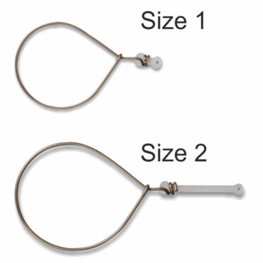 Anelli in acciaio inox per l’innesco facile e rapido del pesce vivo tipo sugarello, sgombro, muggine, boga etc. L’anello viene introdotto nel foro nasale del pesce che rimane vitale e libero nei movimenti. L’aggancio all’amo avviene per mezzo di un piccolo elastico fornito in due diverse lunghezze. 2 misure. Busta da 6 pezzi, confezione da 10 buste.