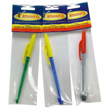 Slamatori con testina a presa rapida del filo e punta in acciaio inox affilatissima ideale per sciogliere nodi, forare gli anellini dei galleggianti etc. La punta è protetta da un cappuccio con clip.