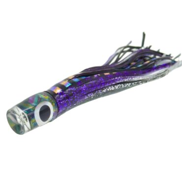 Il Sugoi Candy Chug è un kona da 16,5 cm per traina di superficie, con testa concava in resina e corpo in silicone morbido dai colori vivaci con filamenti luminosi. Efficace contro tonni, alalunga, lampughe, aguglie imperiali e ricciole.