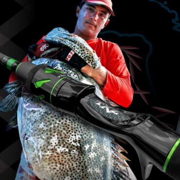 La serie Black Buster di XZOGA è la migliore nel campo delle canne da pesca per lo Slow Pitch. Realizzate con fibre di grafite di terza generazione al 99%, offrono prestazioni eccezionali grazie alla qualità e densità dei materiali. Queste canne, con un'unica sezione e impugnature divise, garantiscono sensibilità, controllo e comfort durante la pesca. Le componenti di alta qualità come le guide Fuji K Sic SS Concept e la base del mulinello Fuji Puls assicurano una trasmissione ottimale delle informazioni e una presa sicura, mentre le impugnature in EVA offrono comfort e aderenza. Le canne Black Buster Z-Infinite si adattano a diverse tecniche di pesca, offrendo potenza e prestazioni eccellenti. Sono l'opzione ideale per gli amanti della pesca che cercano affidabilità e qualità.